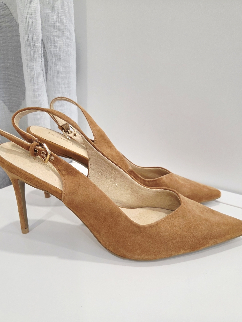 Le Chateau Tan Suede Slingback Pointed Toe Heels Pumps Stiletto Size 38 NWOT